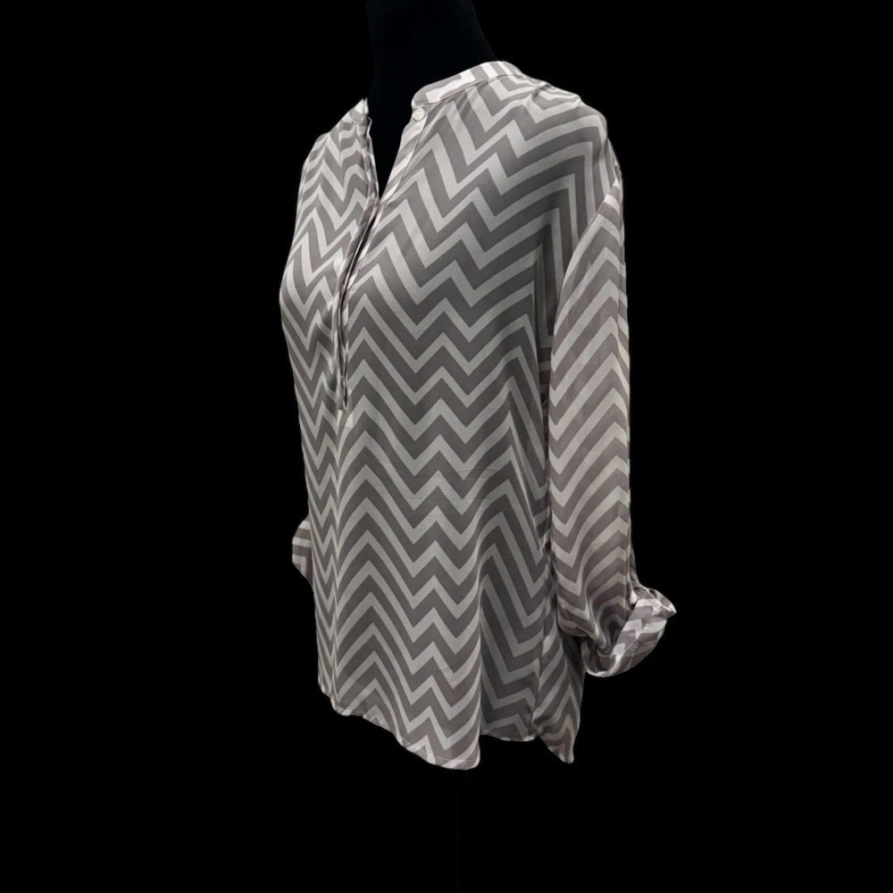 Sheer Chiffon Chevron Blouse XS Henley Top Hi-low Roll Tab Romantic Dainty A.N.A - Picture 4 of 12